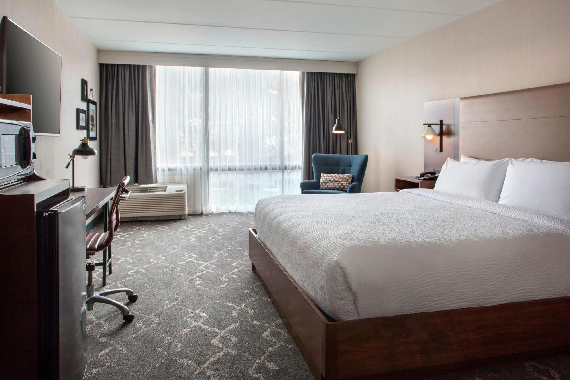 Hotel Four Points Philadelphia Northeast Exterior foto