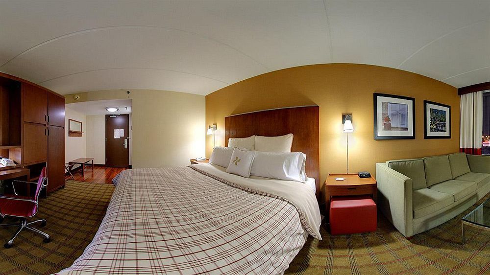 Hotel Four Points Philadelphia Northeast Exterior foto